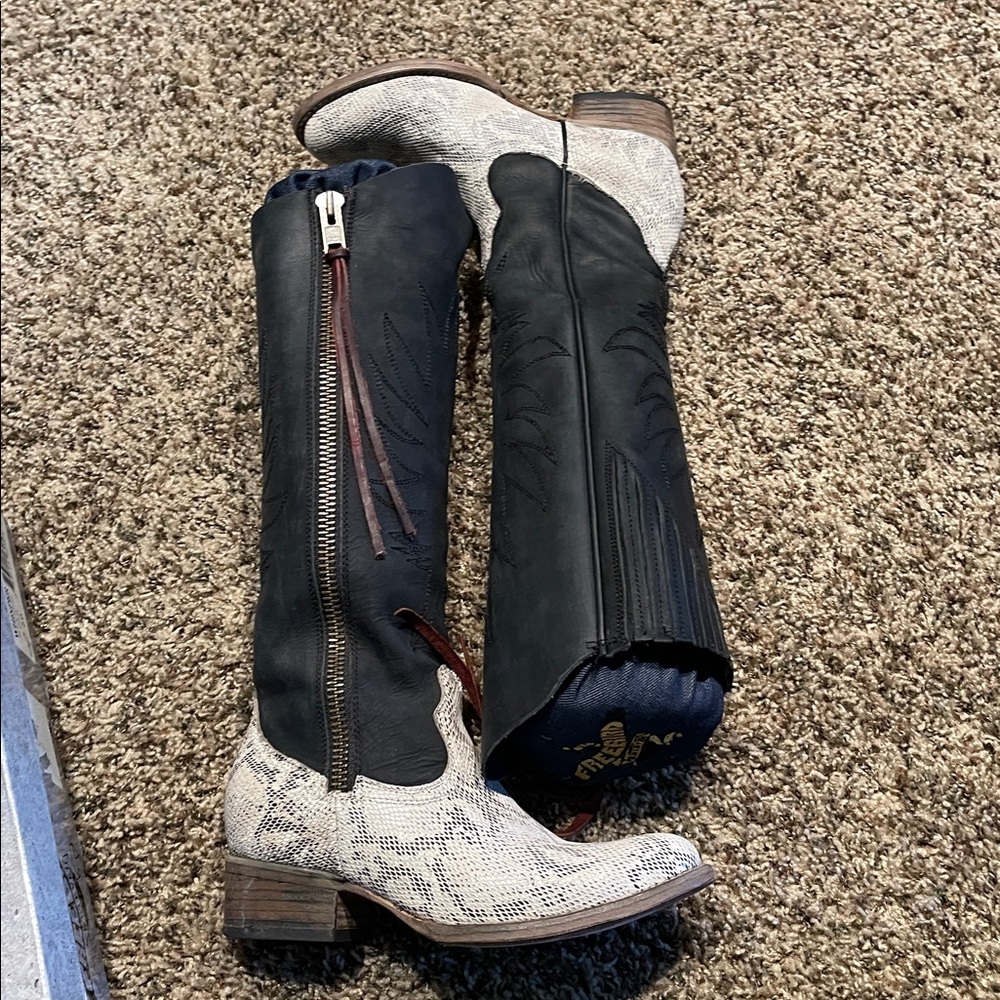 Freebird By Steven Whisper Tall Boots  In Black Snake - Picture 5 of 16